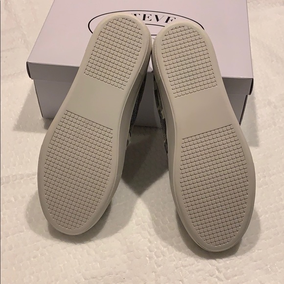 NWT Steve Madden camo slip ons - Picture 5 of 5